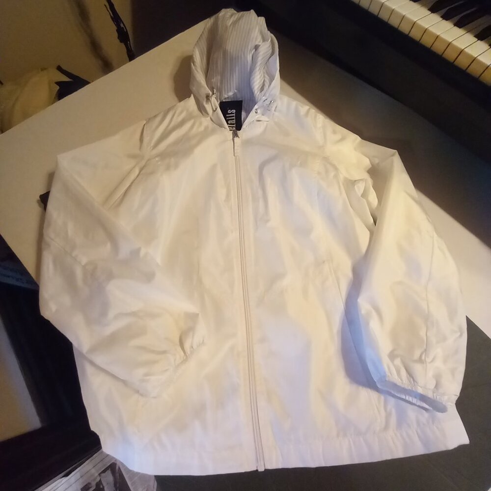 New Intl D.E.T.A.I.L.S white windbreaker   M